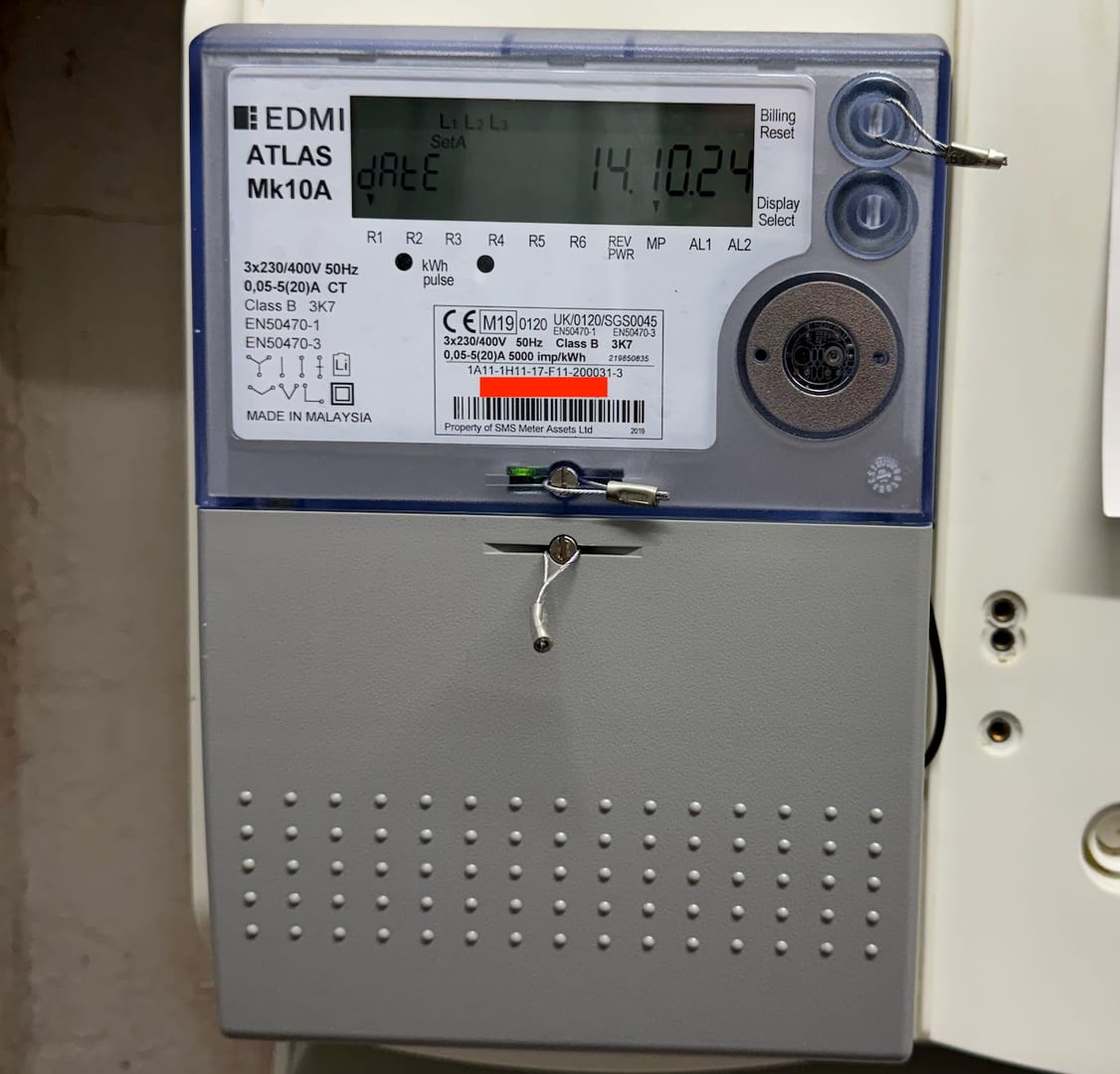 An image of what a half-hourly meter looks like and how to identify each section